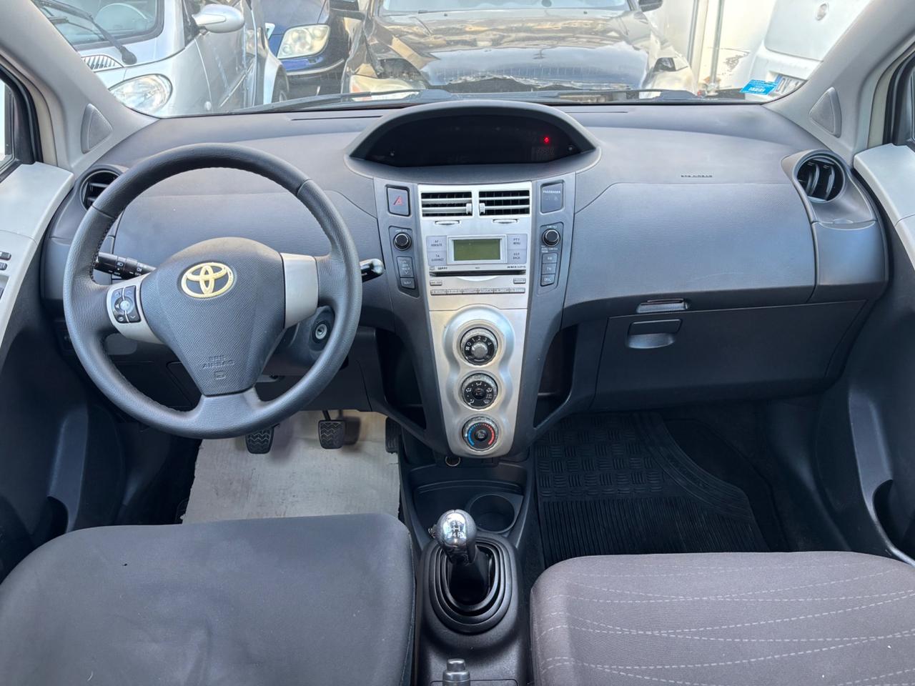 Toyota Yaris 1.0 5 porte