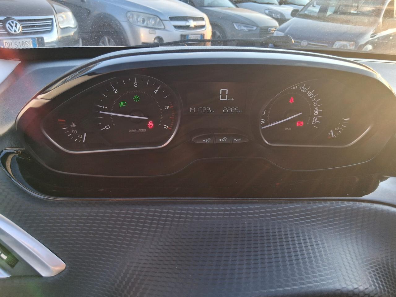 Peugeot 2008 BlueHDi