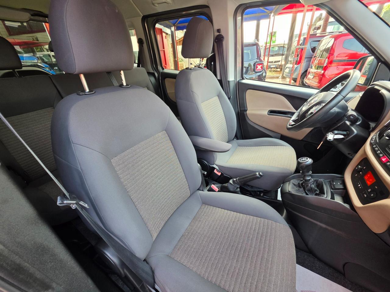 Fiat Dobló 1,6 diesel 05/2015 Cv105