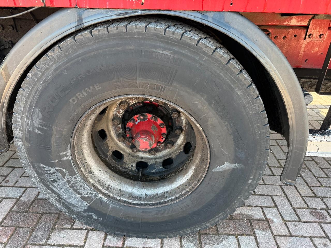 Scania P93.220 Cisterna bitume con asfaltatrice