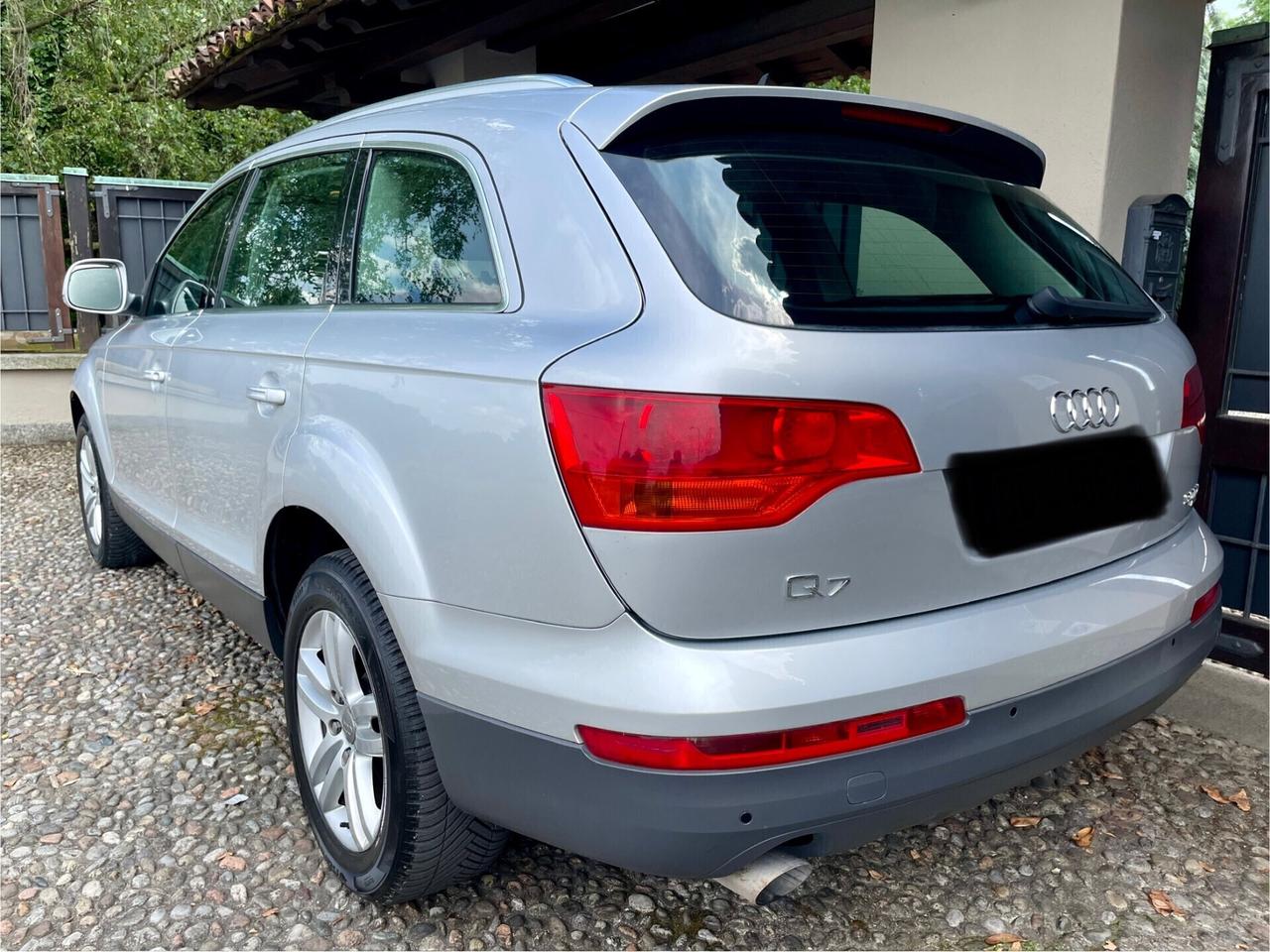 Audi Q7 3.0 V6 TDI 233CV quattro tiptronic *SOLO 122000 KM*