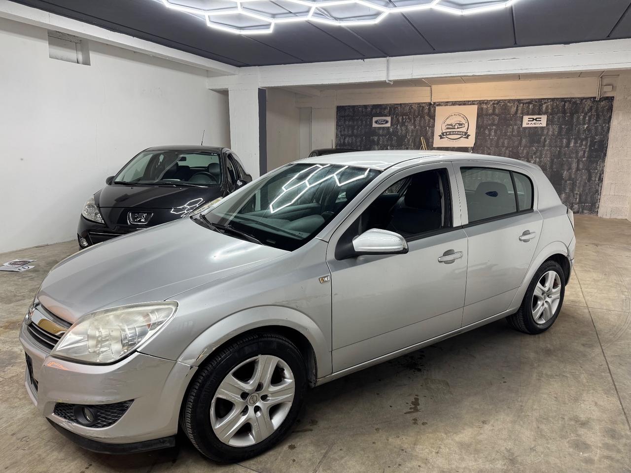 Opel Astra 1.6 16V GPL-TECH - 2010
