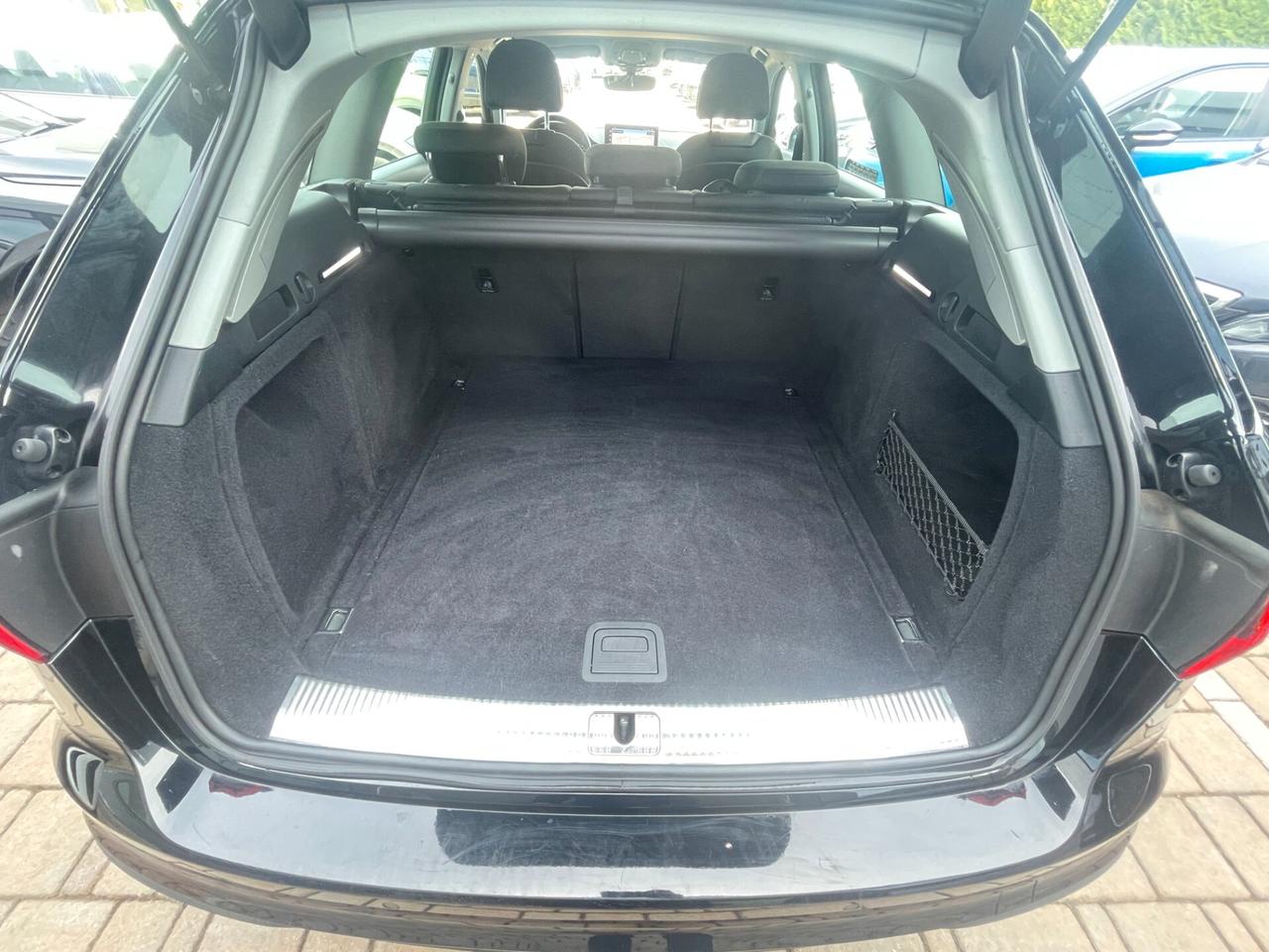 Audi A4 Avant 30 TDI/136 CV S tronic Business