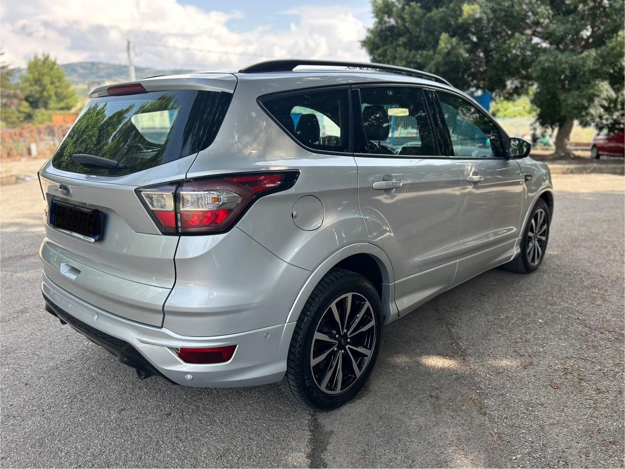 Ford Kuga 2.0 TDCi 2WD ST-Line