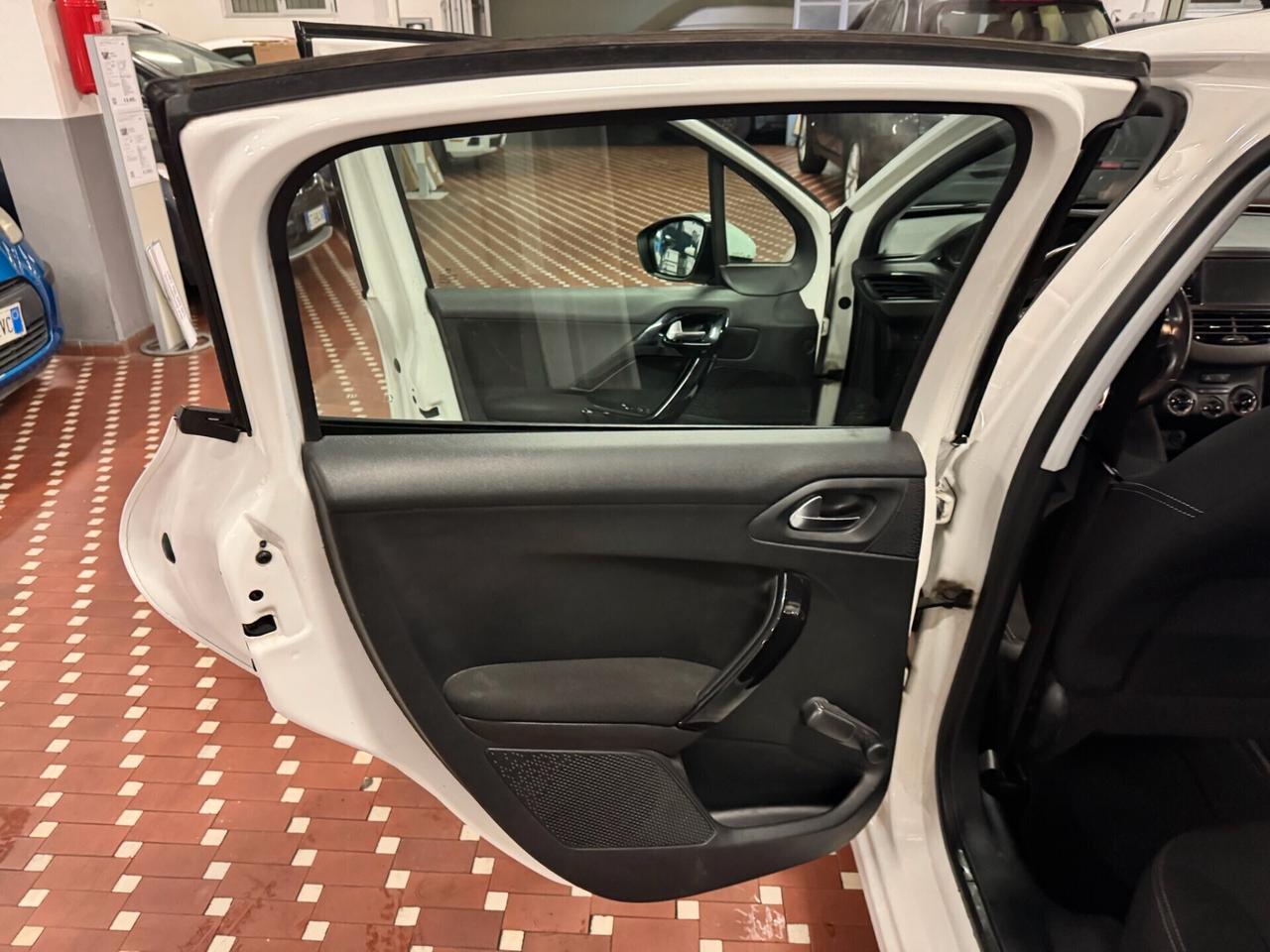 Peugeot 208 PureTech 82 5 porte Allure - UNICO PROPRIETARIO