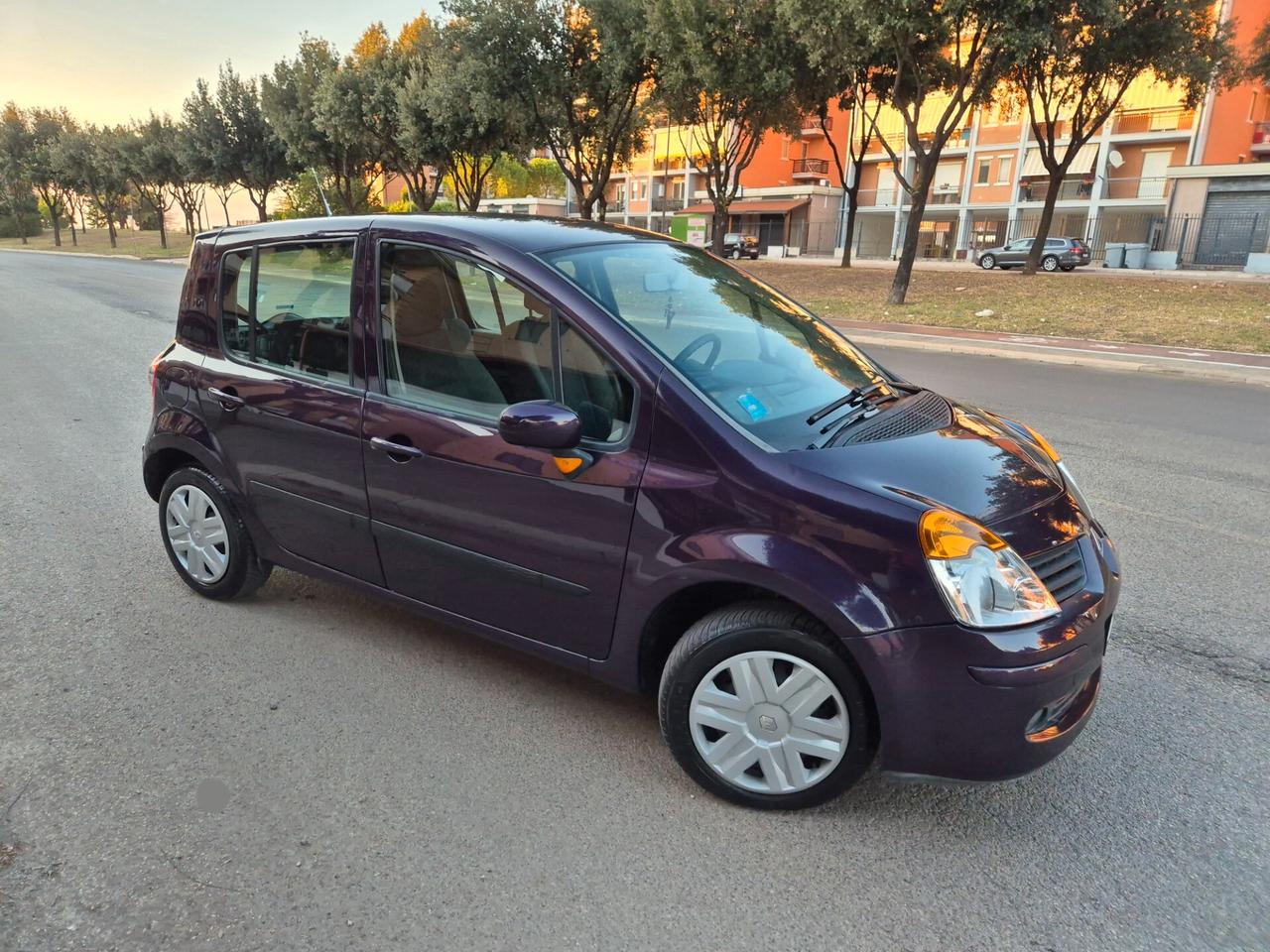 Renault modus 1.2 benzina anno 06 viola