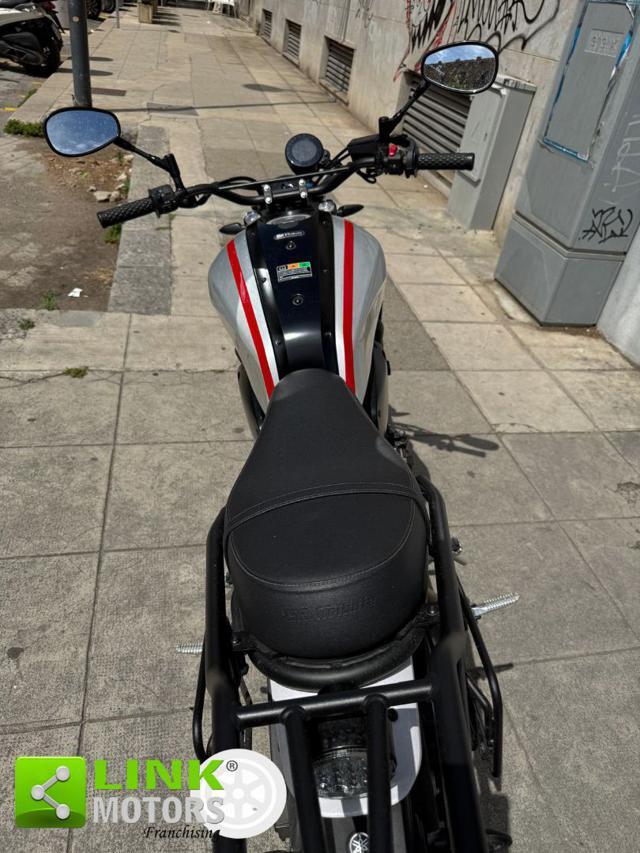 YAMAHA XSR 700 TRIBUTE