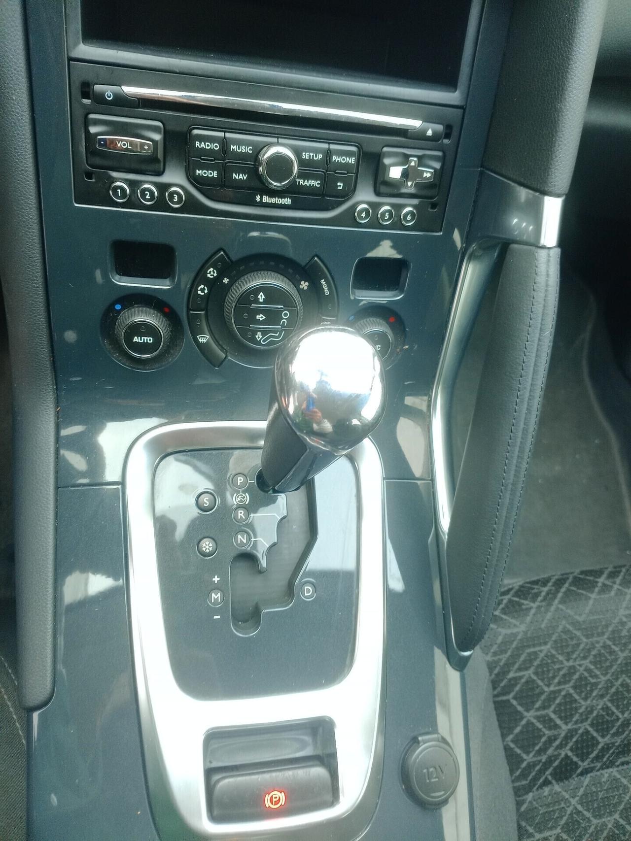 Peugeot 3008 BlueHDi 120 EAT6 S&S Business