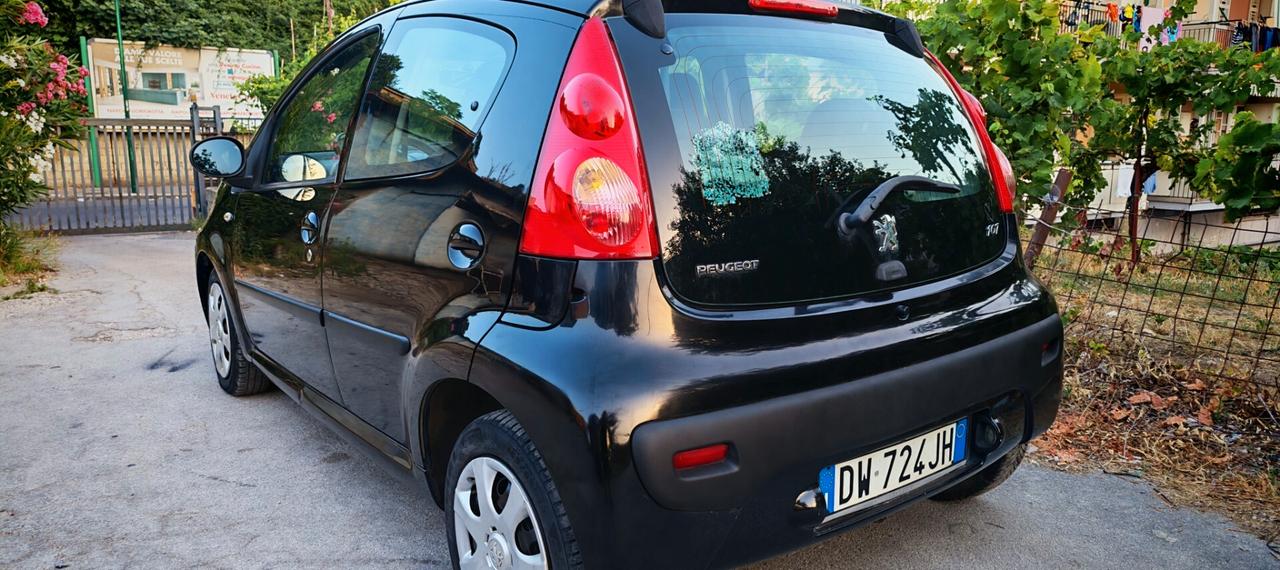 Peugeot 107 RESTYLING Nera 1.0 benzina