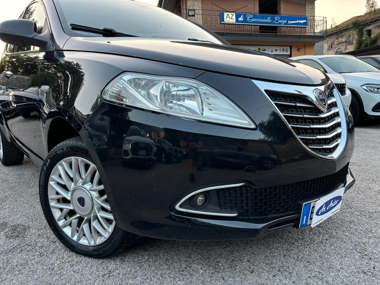 Lancia Ypsilon 0.9 TwinAir 85 CV 5 porte Metano Ecochic Gold