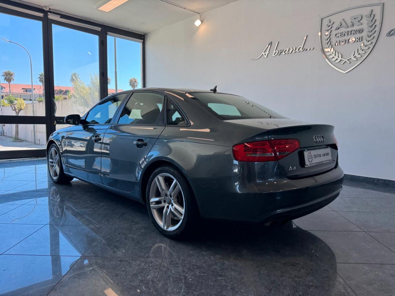 Audi A4 Berlina 2.0 tdi 143cv S-Line Soli 120000 km 1Prop