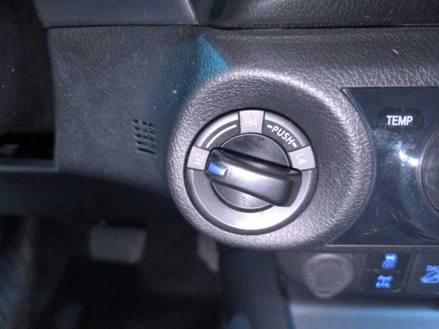 TOYOTA Hilux 4ª serie - 2.4 D-4D A/T 4WD 4 porte Double Cab