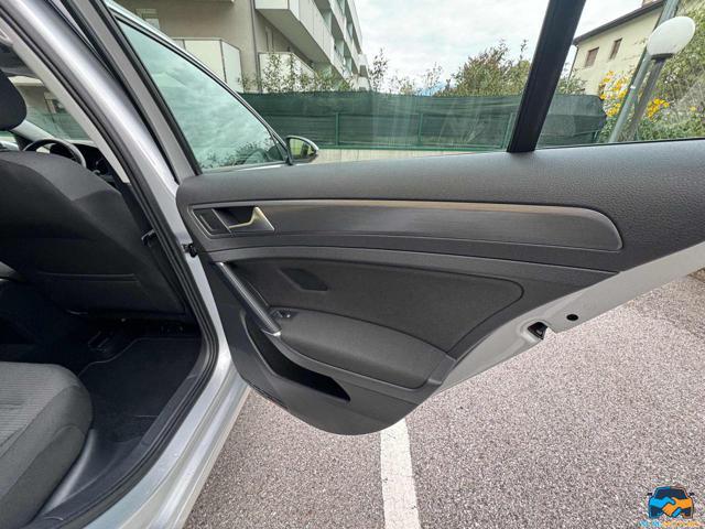 VOLKSWAGEN Golf Variant 2.0 TDI DSG Business BlueMotion Technology