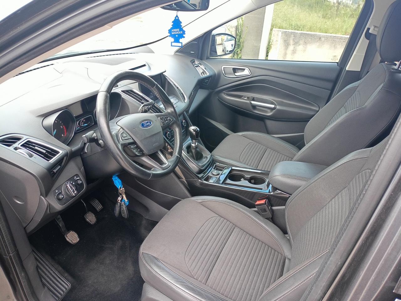 Ford Kuga 1.5 TDCI 120 CV S&S 2WD Titanium