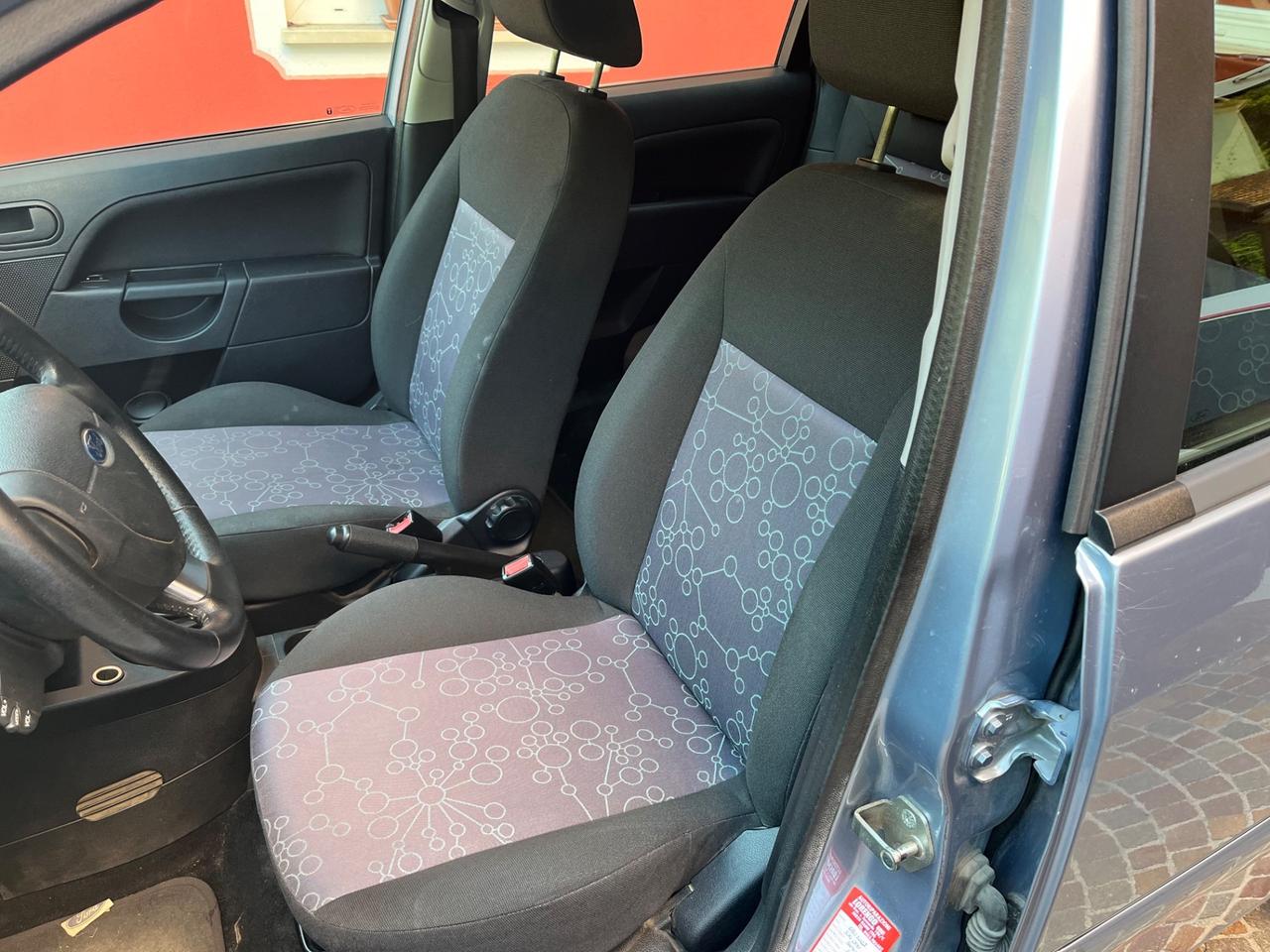 Ford Fiesta 1.2 16V 5porte - NEOPATENTATI