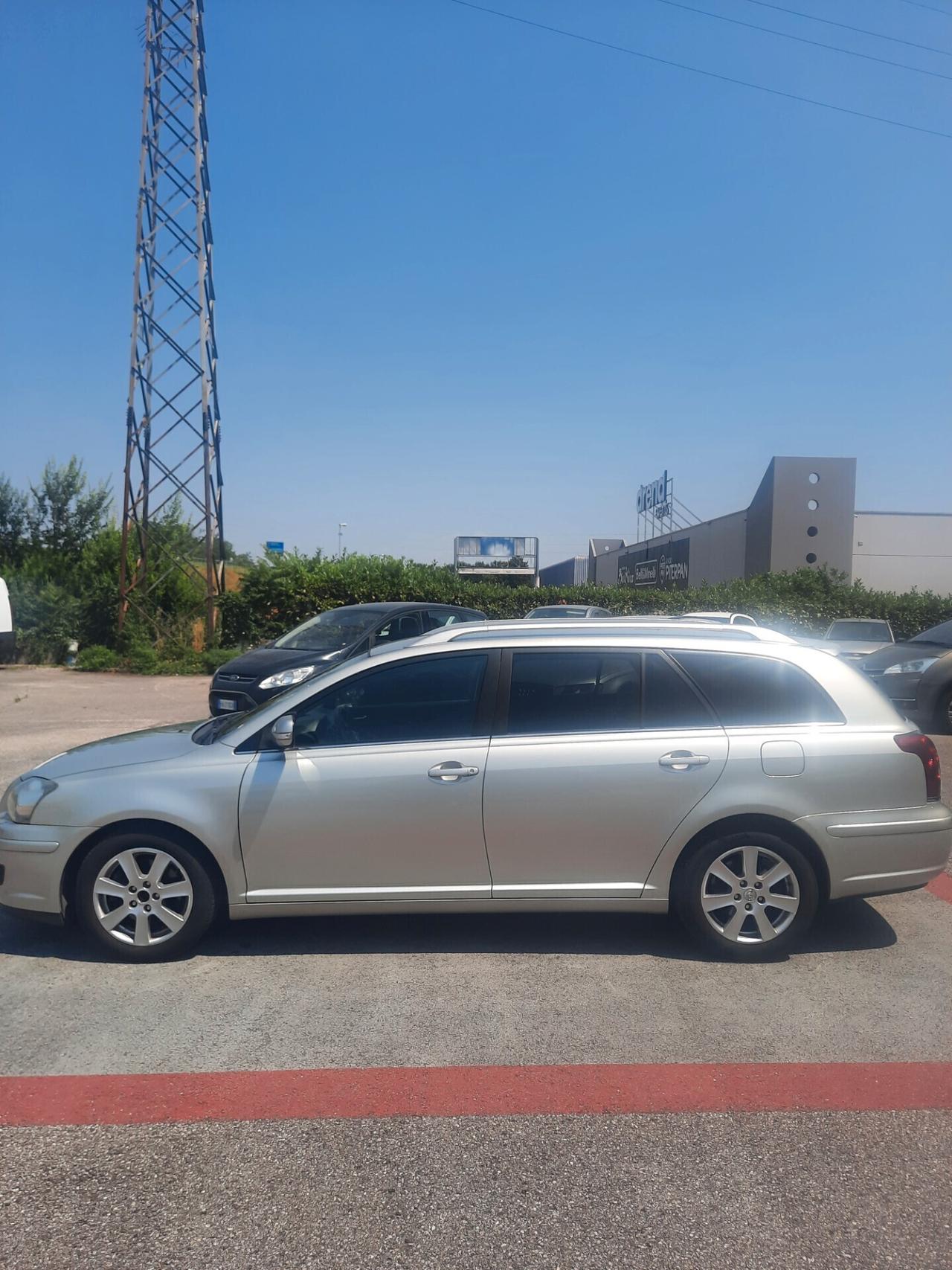 Toyota Avensis 2.2 D-4D 16V Station Wagon