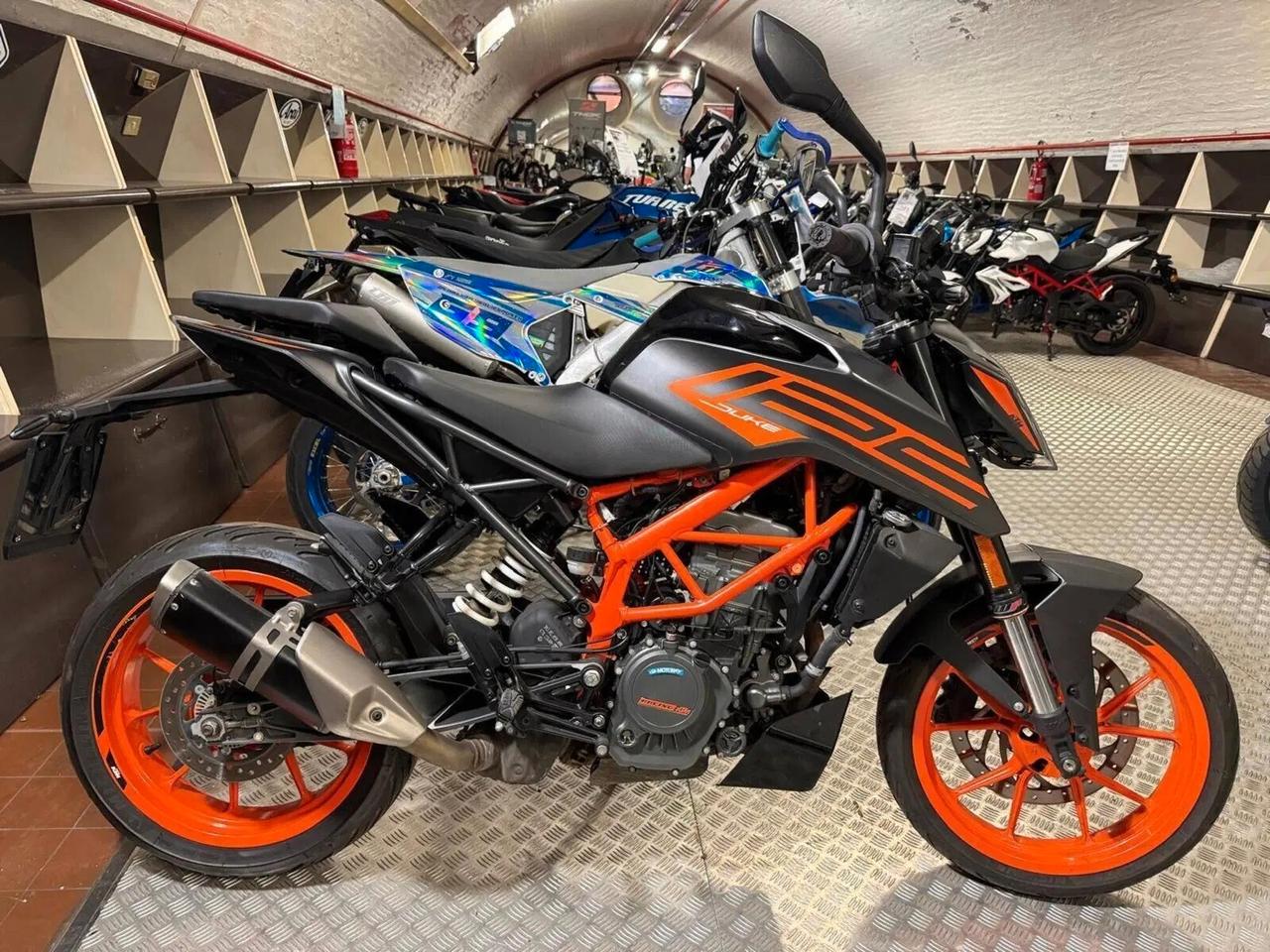 KTM 125 Duke 2021 usata a Bologna