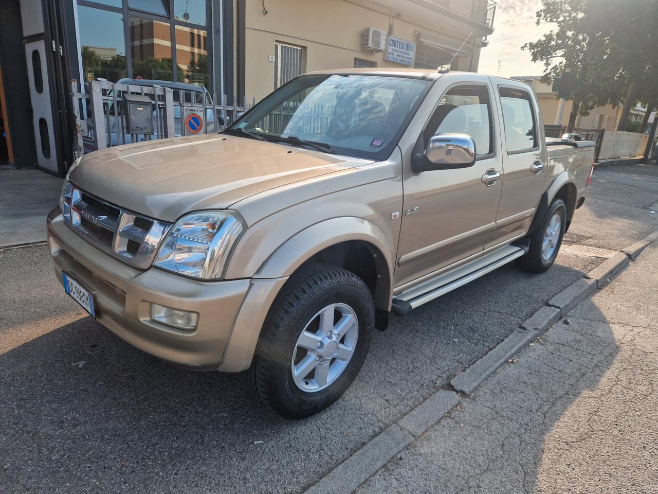 Isuzu D-Max 2.5 TD cat Space Cab 4WD Pick-up LS