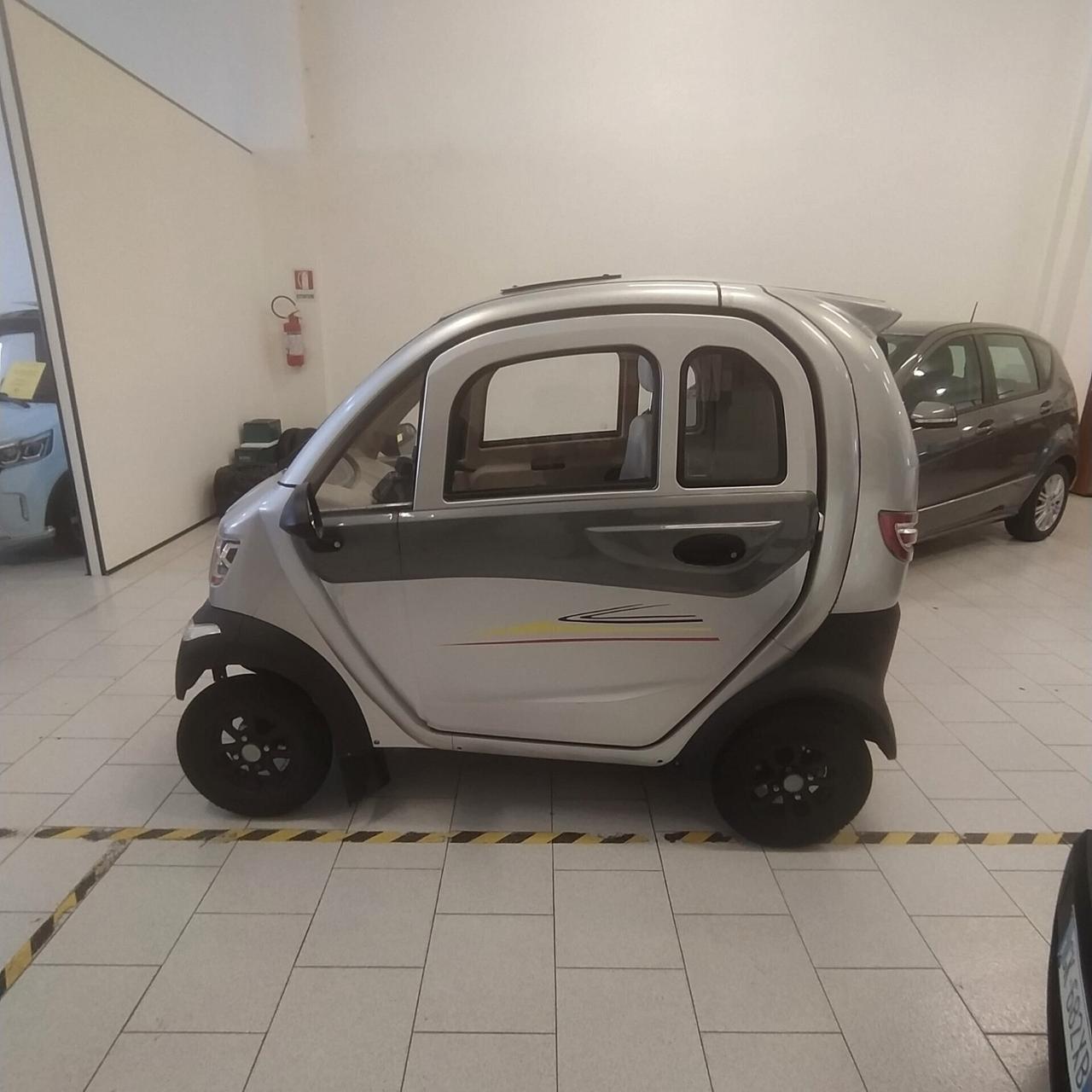 CABINE 1 - CABINATO ELETTRICO SENZA PATENTE