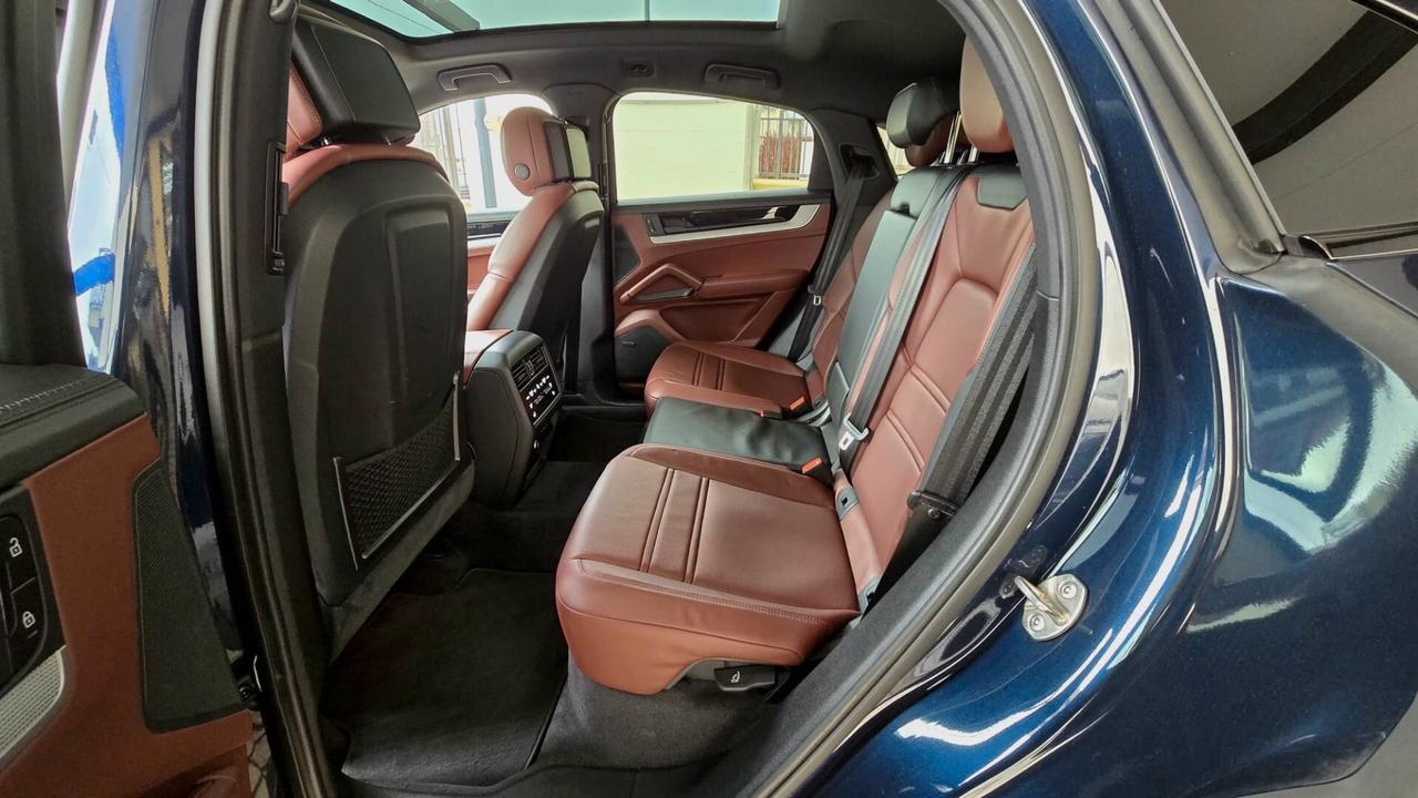 PORSCHE CAYENNE COUPE FACELIFT 3.0 E-HYBRID 470cv