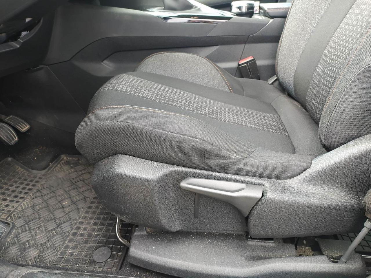Peugeot 3008 Active 1.5 Blue HDI 130