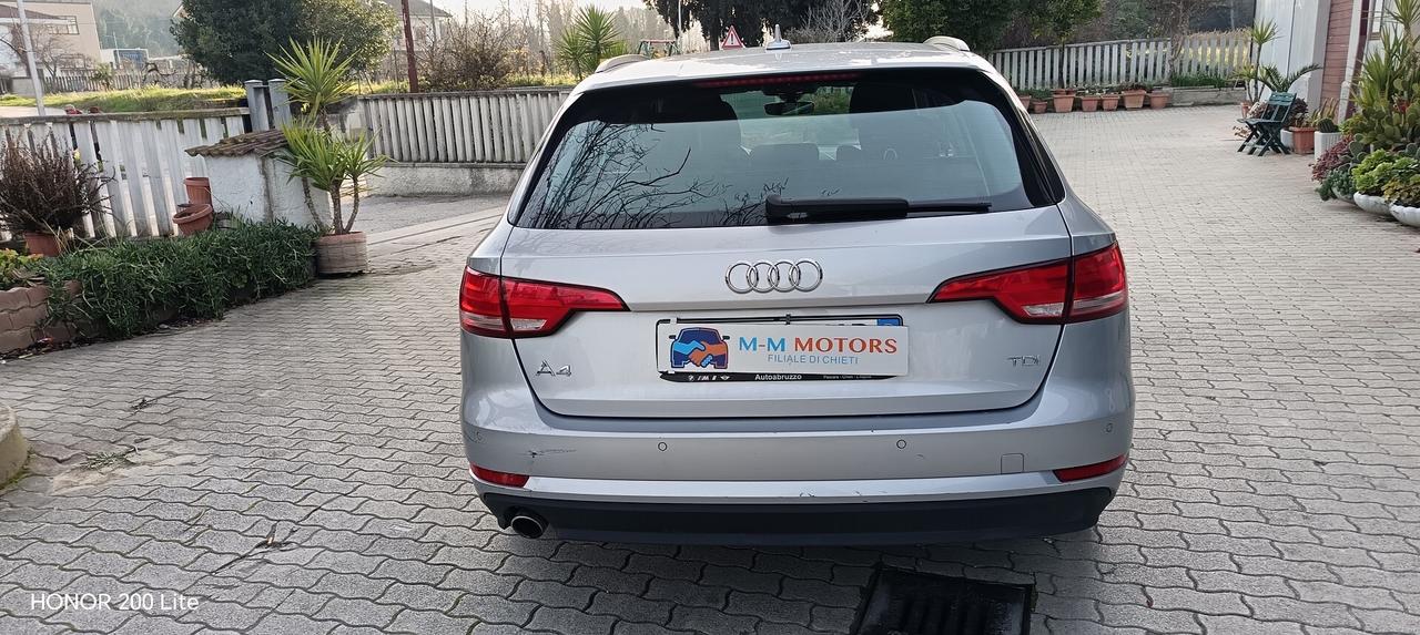 Audi A4 Avant 30 2.0 tdi Business 122cv s-tronic