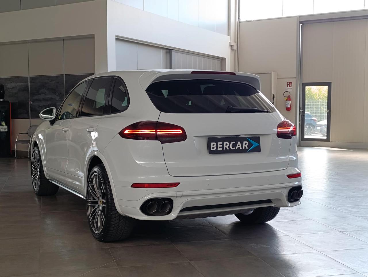 Porsche Cayenne 3.0 Platinum Edition tiptronic