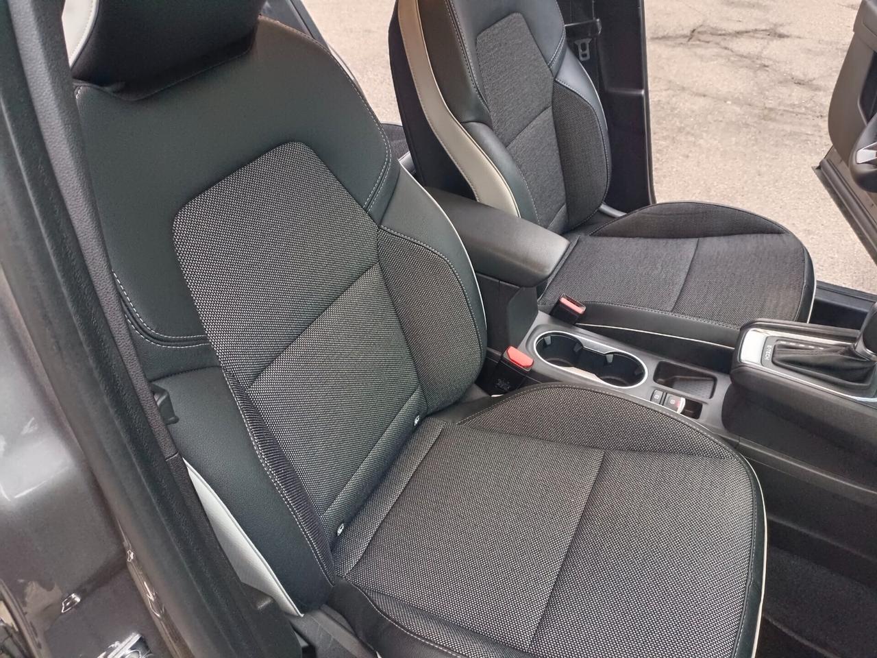 Renault Captur Hybrid 140 CV Techno