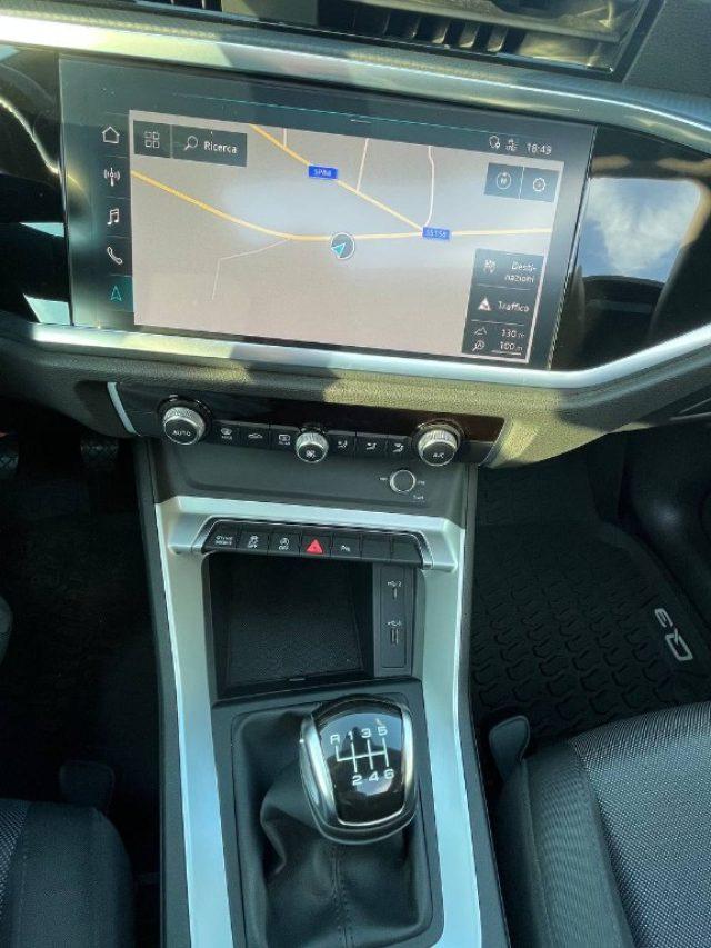 AUDI Q3 35 TDI quattro Business Advanced
