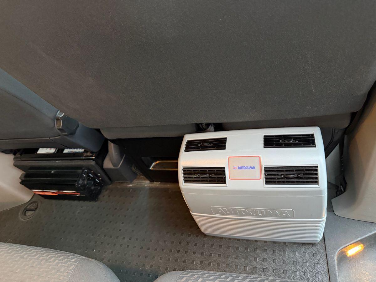 VOLKSWAGEN - T5 Caravelle 2.0 TDI 140cv 9 posti