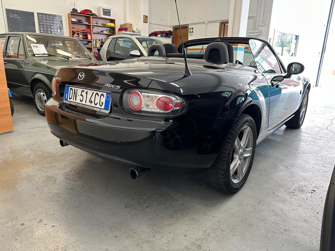 Mazda MX-5 Roadster Coupé 1.8L Wind
