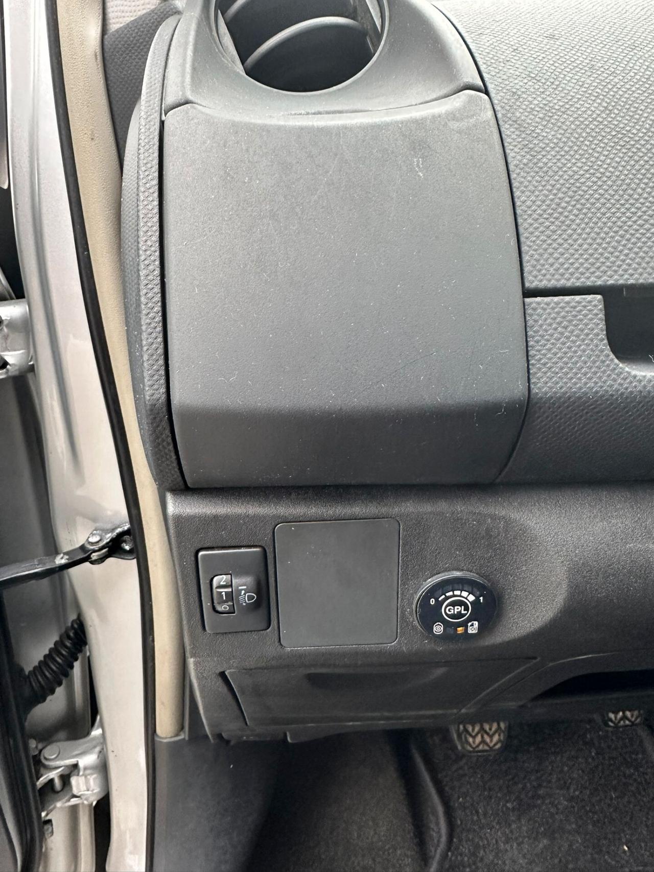 Toyota Yaris 1.0 5 porte Now GPL