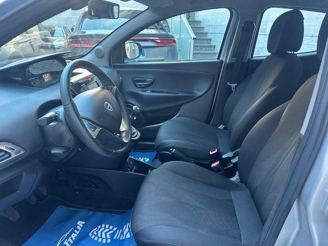 LANCIA Ypsilon 1.2 69 CV 5 porte Platinum