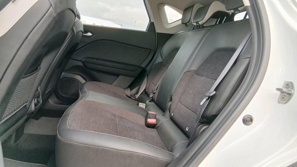 Renault Captur 1.6 Hybrid Techno E-Tech Auto