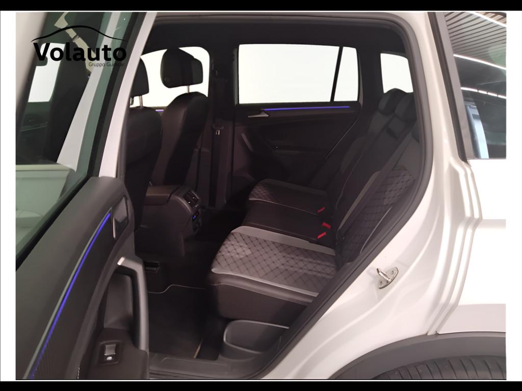 VOLKSWAGEN Tiguan II 2021 - Tiguan 1.5 tsi R-Line 150cv dsg