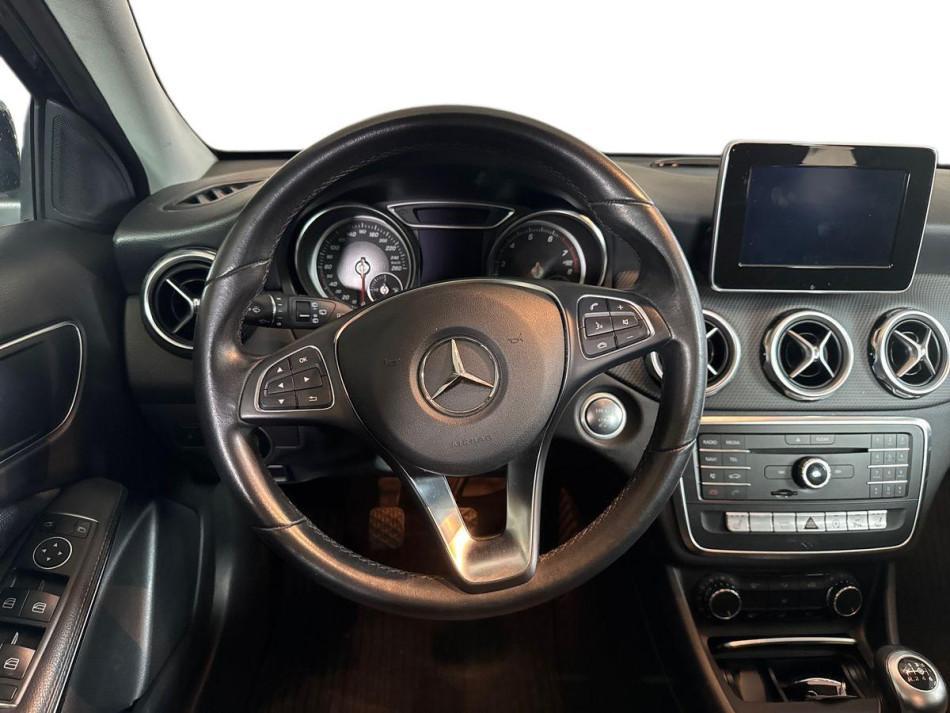 Mercedes GLA 180 180 Business 7G-DCT