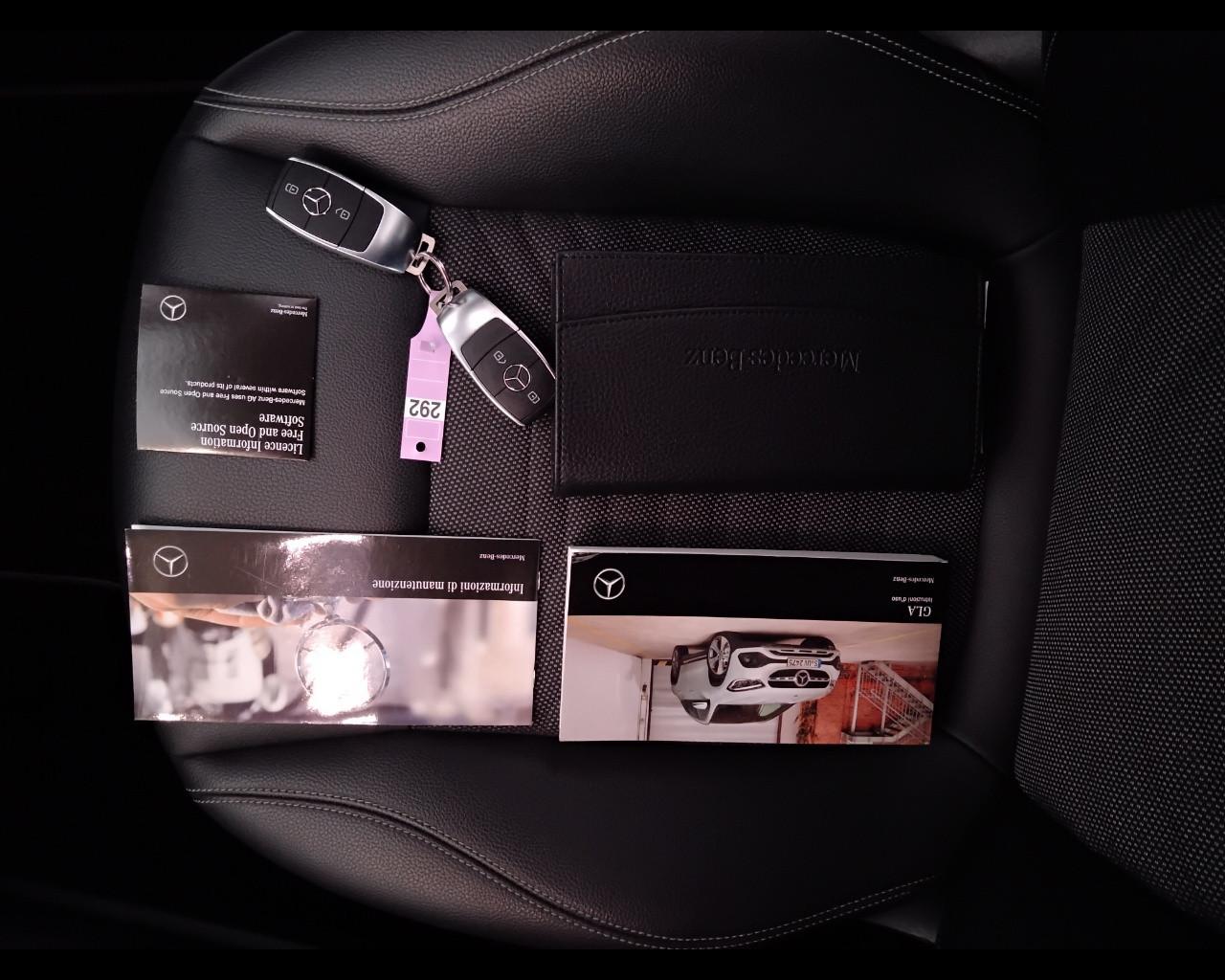 Mercedes-Benz GLA-H247 2020 - GLA 180 d Sport auto