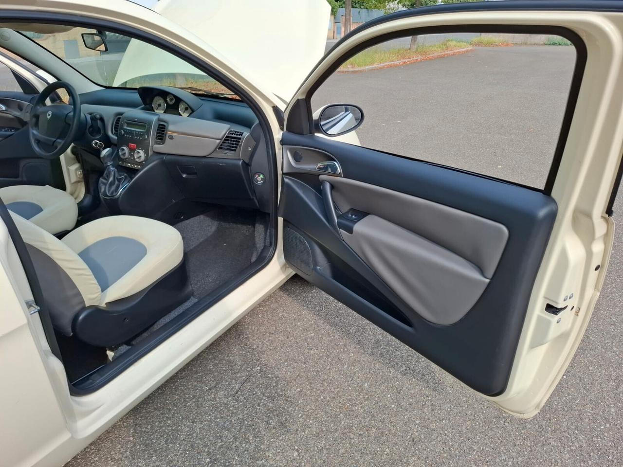 Lancia Ypsilon 1.2 benzina SOLAMENTE 93.000 KM