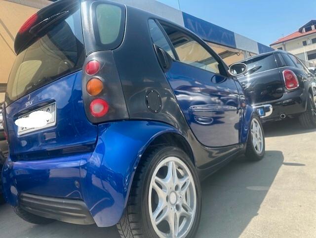 SMART FORTWO CON SOLO 107. 000 KM