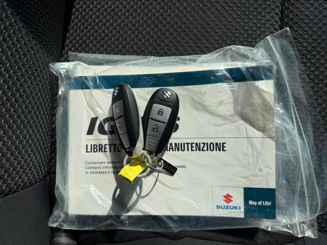 Suzuki Ignis 1.2 Hybrid Top