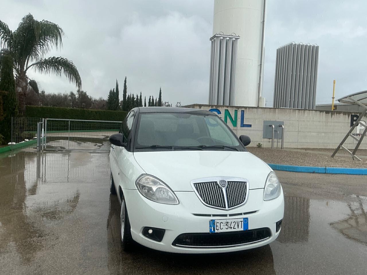 LANCIA YPSILON 1.2 BENZINA -2010