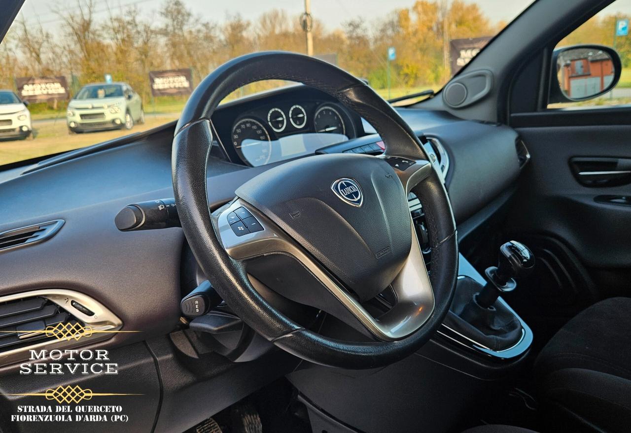 Lancia Ypsilon 1.2 69 CV 5 porte Gold DA 79€ MESE