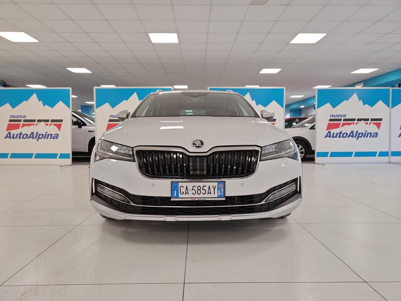 SKODA Superb Wagon 2.0 tdi Scout 4x4 190cv
