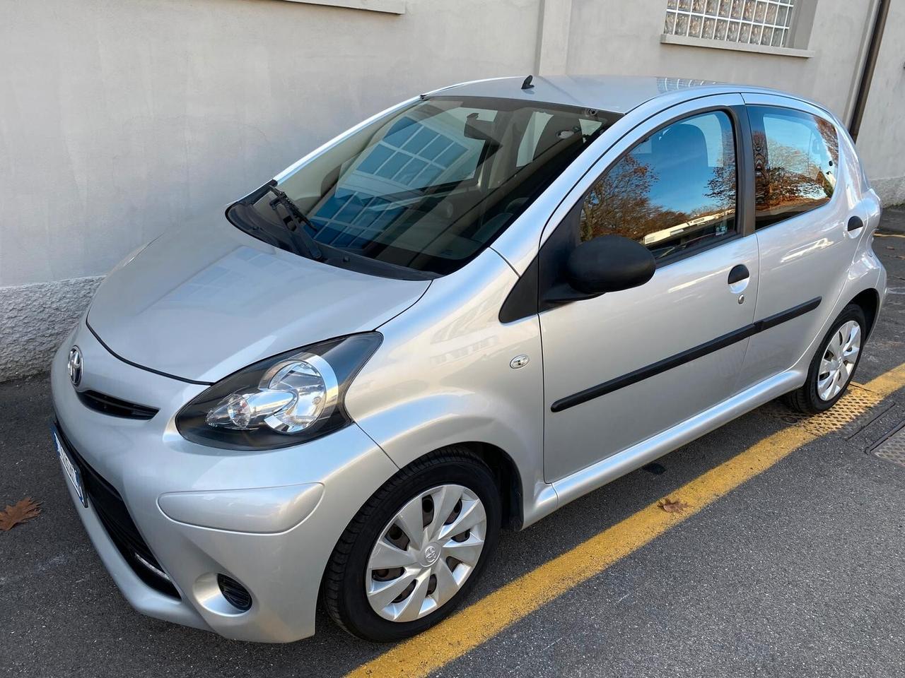 Toyota Aygo 1.0 12V VVT-i 5 porte Active Connect