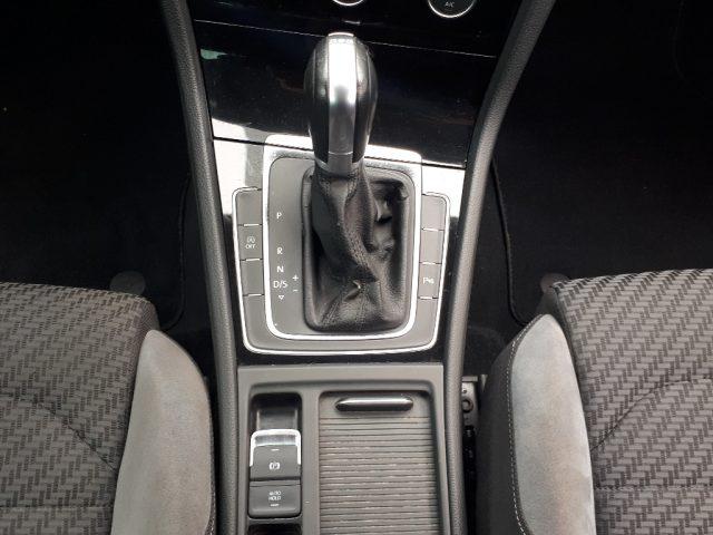 VOLKSWAGEN Golf GTD 2.0TDI 150CV DSG 5p. R-Line - 4800KM!!!!!!