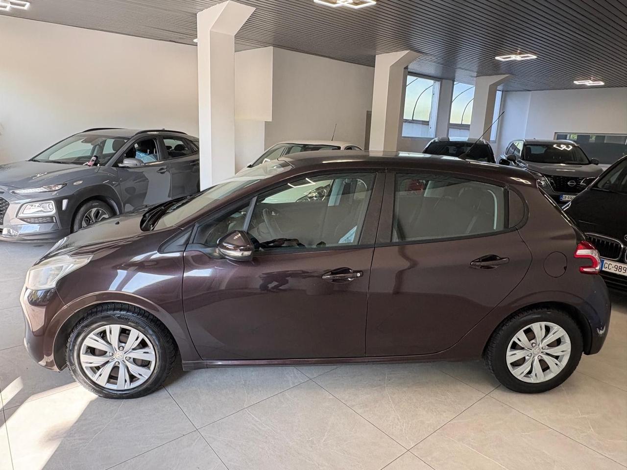 Peugeot 208 1.4 HDi 68 CV 5 porte Allure