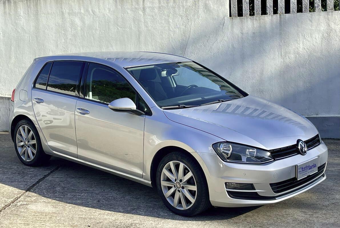 Volkswagen Golf 1.6 TDI 110 CV 5p. Comfortline BlueMotion Technology Cerchi lega da 17 – sensori park anteriore e posteriore – vetri privacy-clima bi/zona