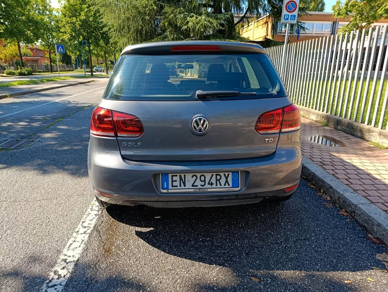 Volkswagen Golf 1.6 TDI DPF 5p. Highline - NEOPATENTATI