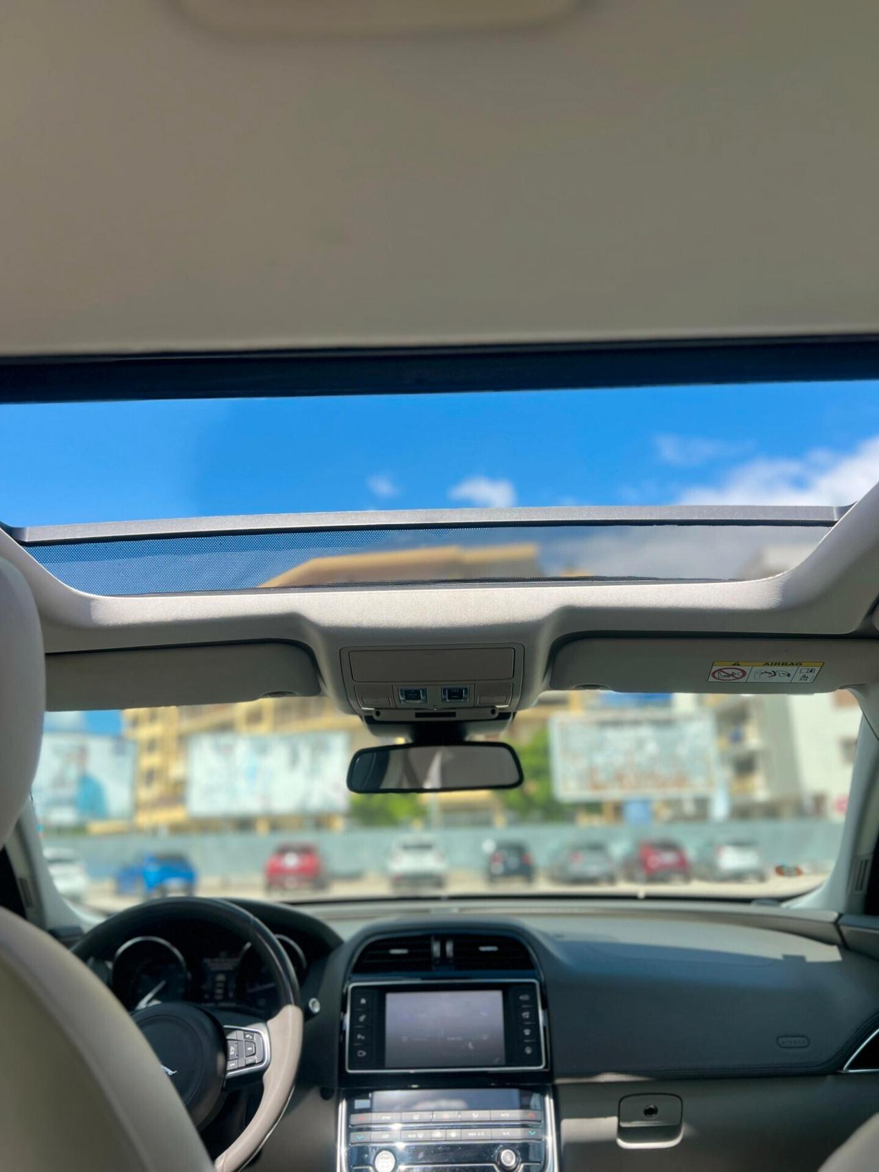 Jaguar XE 2.0 D Turbo 180CV aut. Prestige