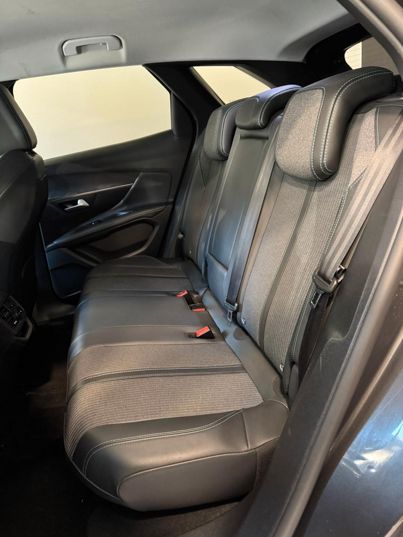 Peugeot 3008 BlueHDi 130 S&S EAT8 Allure Pack